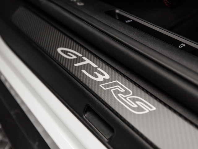 PORSCHE 911 GT3 RS