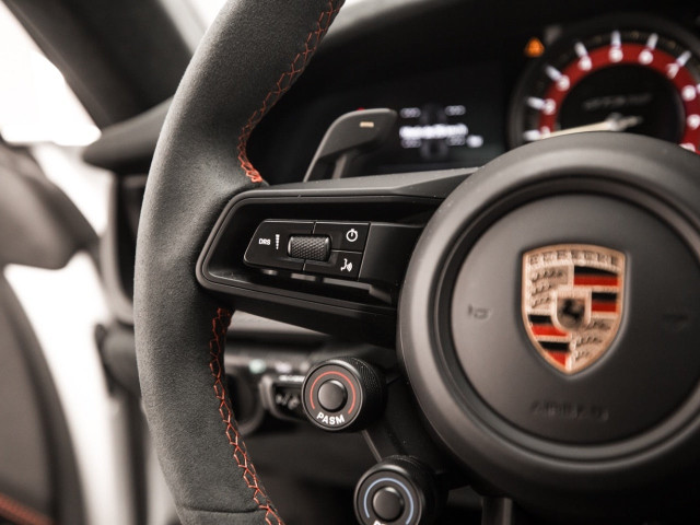 PORSCHE 911 GT3 RS