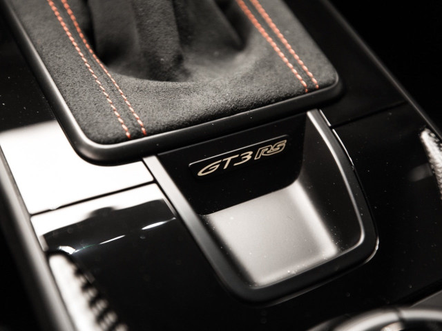 PORSCHE 911 GT3 RS