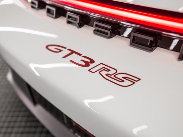 PORSCHE 911 GT3 RS