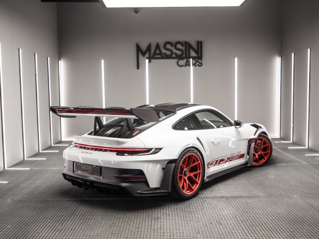 PORSCHE 911 GT3 RS