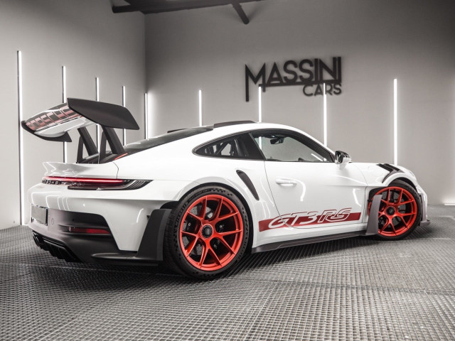 PORSCHE 911 GT3 RS