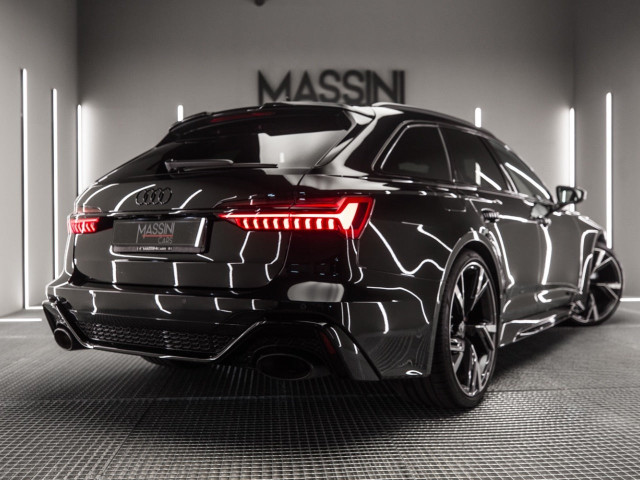 AUDI A6 RS 6 Avant TFSI quattro