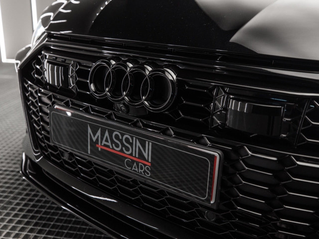 AUDI A6 RS 6 Avant TFSI quattro
