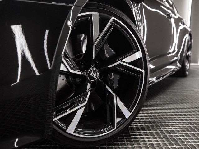 AUDI A6 RS 6 Avant TFSI quattro
