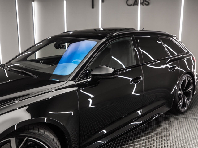 AUDI A6 RS 6 Avant TFSI quattro
