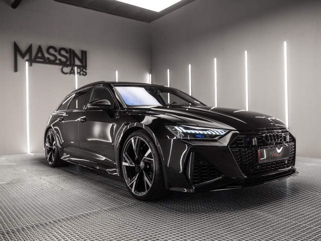 AUDI A6 RS 6 Avant TFSI quattro