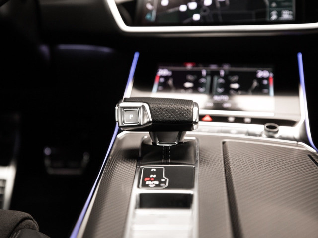 AUDI A6 RS 6 Avant TFSI quattro