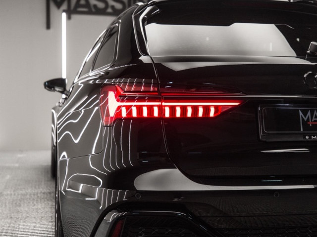 AUDI A6 RS 6 Avant TFSI quattro