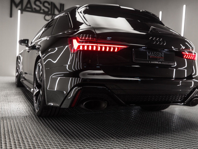 AUDI A6 RS 6 Avant TFSI quattro