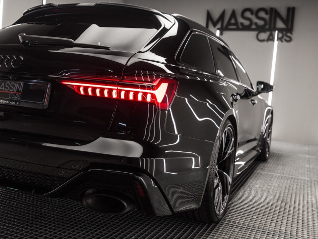 AUDI A6 RS 6 Avant TFSI quattro