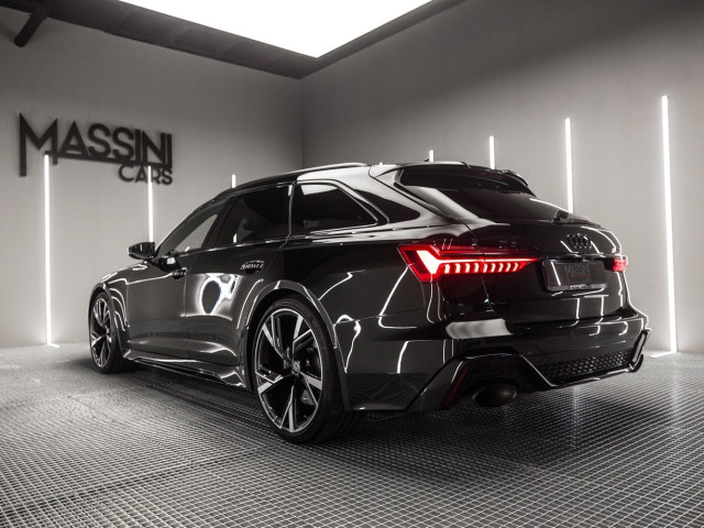 AUDI A6 RS 6 Avant TFSI quattro