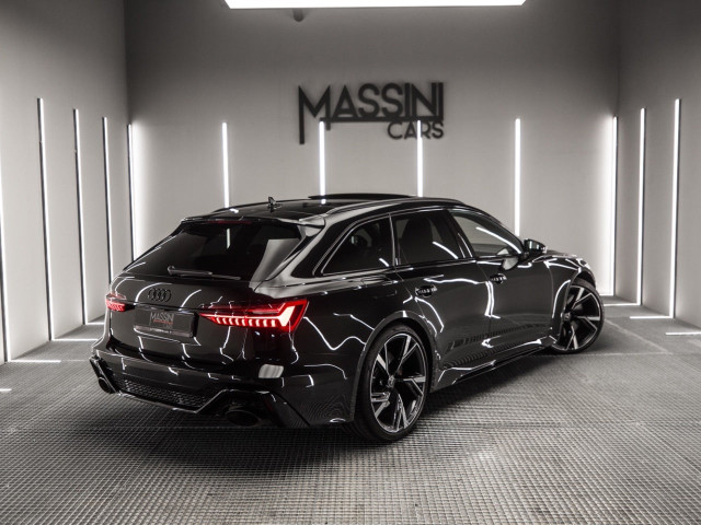 AUDI A6 RS 6 Avant TFSI quattro