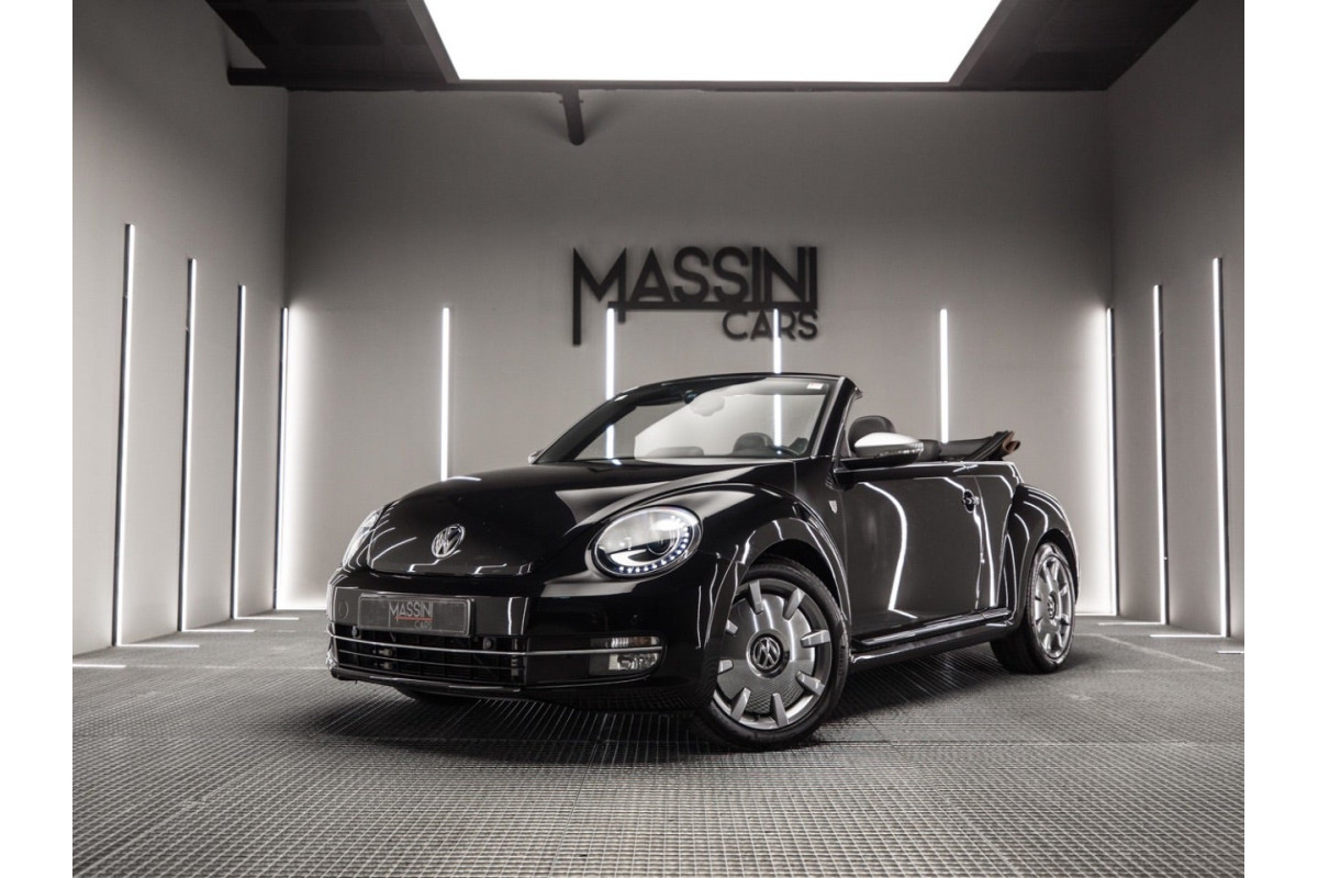 VOLKSWAGEN Beetle Cabrio...