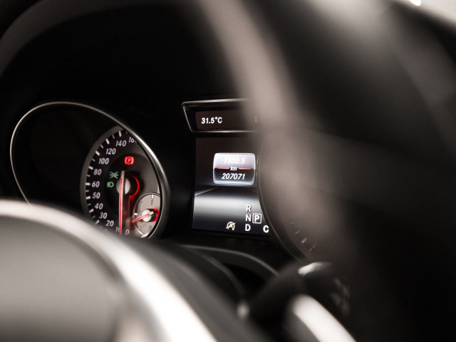 MERCEDES Clase GLA 200 d AMG Line