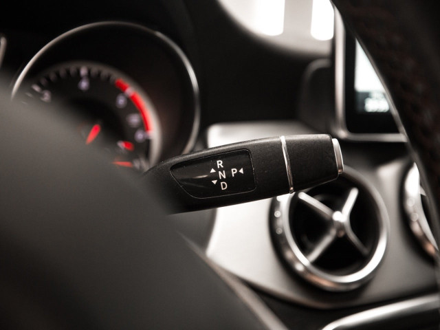 MERCEDES Clase GLA 200 d AMG Line