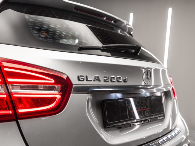 MERCEDES Clase GLA 200 d AMG Line