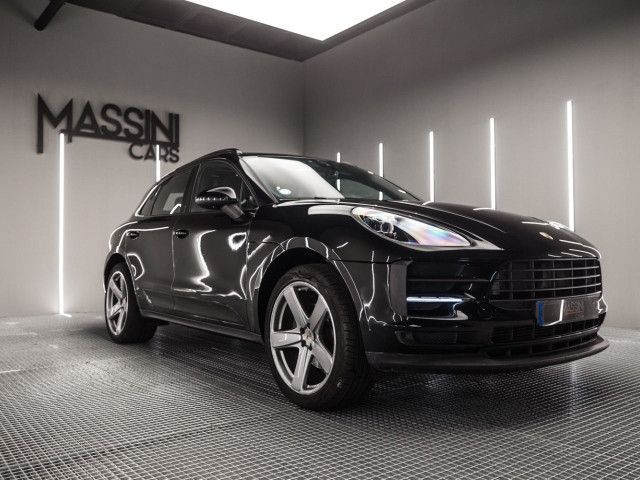 PORSCHE Macan