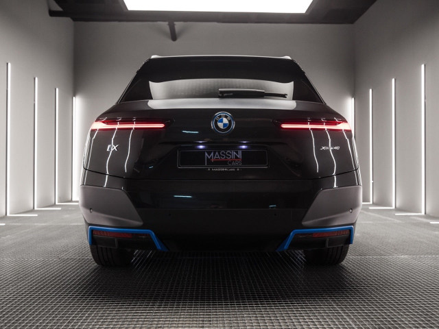 BMW iX xDrive40