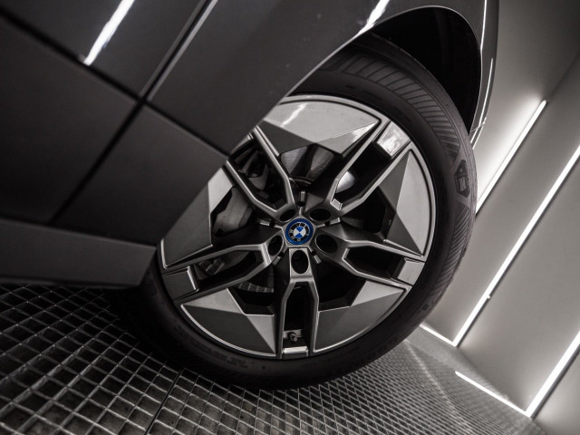 BMW iX xDrive40