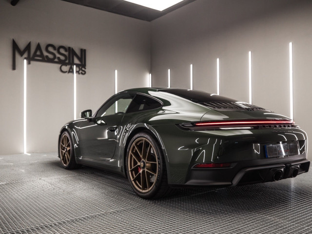PORSCHE 911 Carrera GTS Coupe