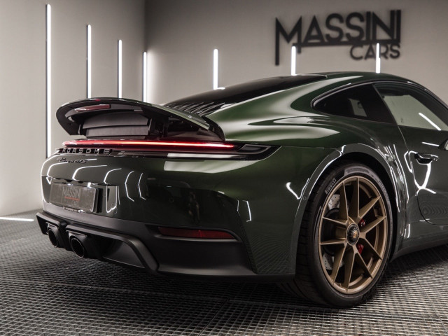 PORSCHE 911 Carrera GTS Coupe