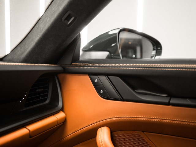 PORSCHE 911 Carrera GTS Coupe