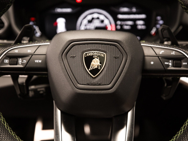 LAMBORGHINI URUS CARBONO