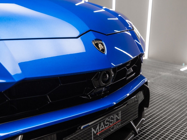 LAMBORGHINI URUS CARBONO
