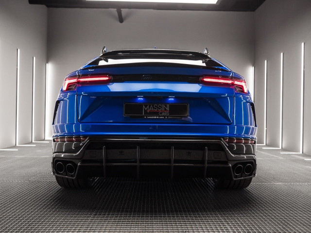 LAMBORGHINI URUS CARBONO