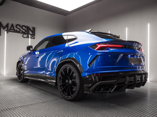 LAMBORGHINI URUS CARBONO