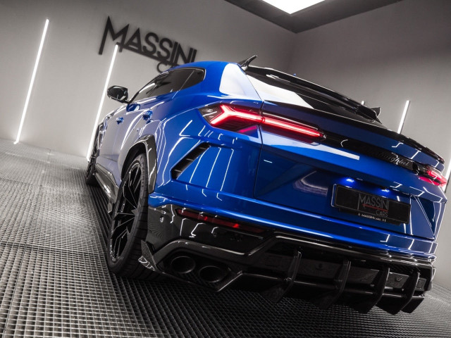 LAMBORGHINI URUS CARBONO