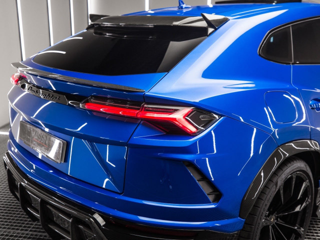 LAMBORGHINI URUS CARBONO
