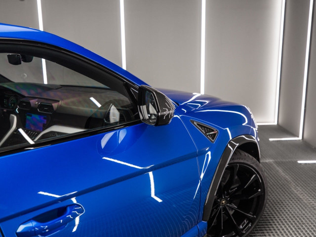LAMBORGHINI URUS CARBONO