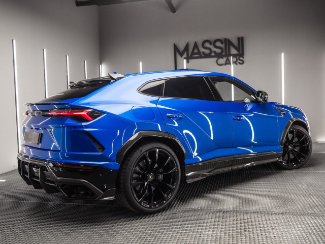LAMBORGHINI URUS CARBONO