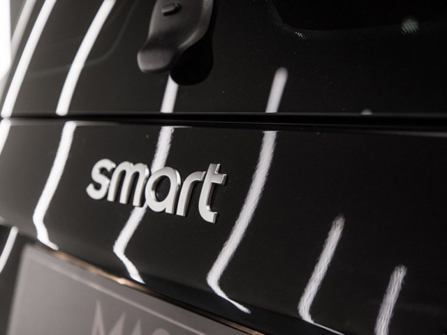 SMART fortwo EQ Ushuaia Limited Edition negro