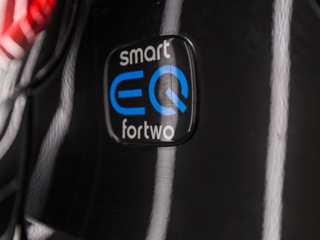 SMART fortwo EQ Ushuaia Limited Edition negro