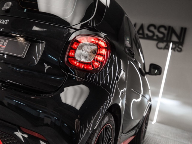 SMART fortwo EQ Ushuaia Limited Edition negro
