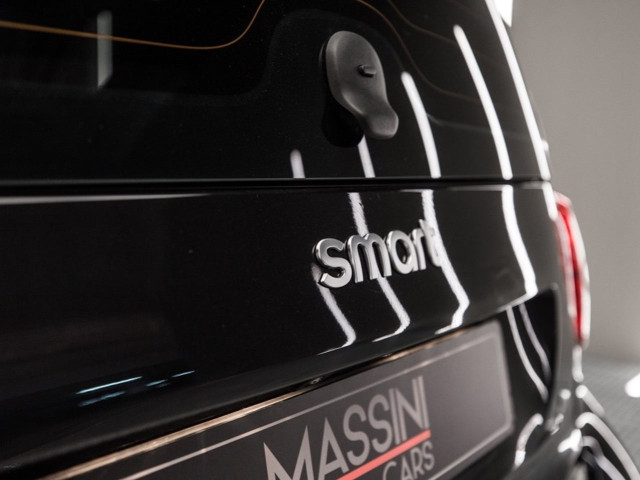SMART fortwo EQ Ushuaia Limited Edition negro
