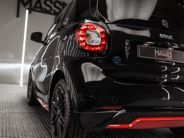 SMART fortwo EQ Ushuaia Limited Edition negro