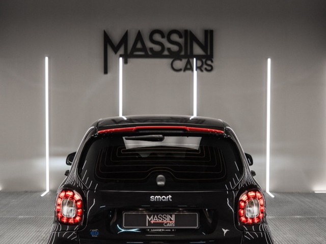 SMART fortwo EQ Ushuaia Limited Edition negro