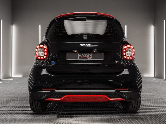 SMART fortwo EQ Ushuaia Limited Edition negro
