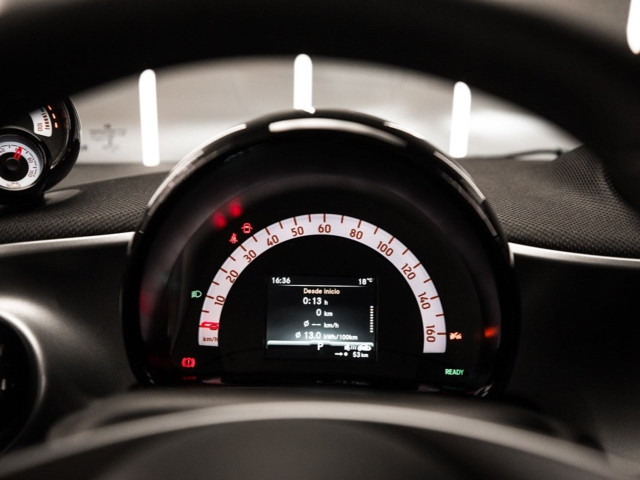 SMART fortwo EQ Ushuaia Limited Edition negro