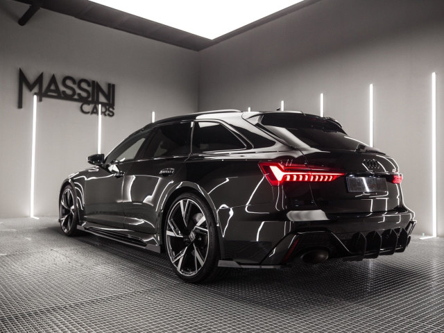 AUDI A6 RS 6 Avant TFSI quattro