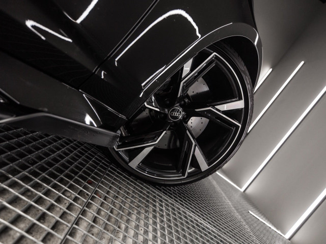 AUDI A6 RS 6 Avant TFSI quattro
