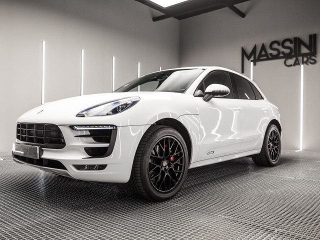 PORSCHE Macan GTS