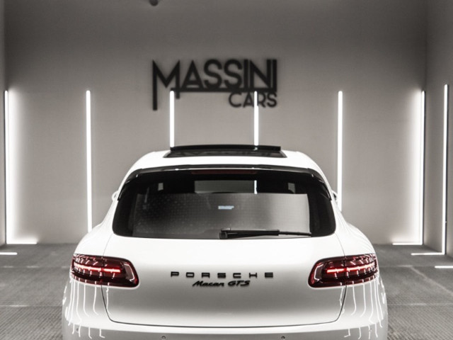 PORSCHE Macan GTS