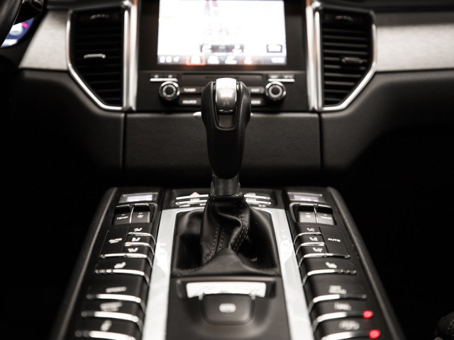 PORSCHE Macan GTS
