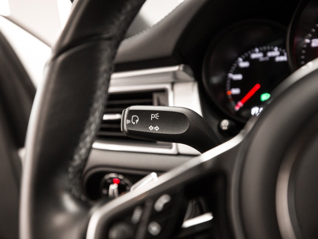 PORSCHE Macan GTS