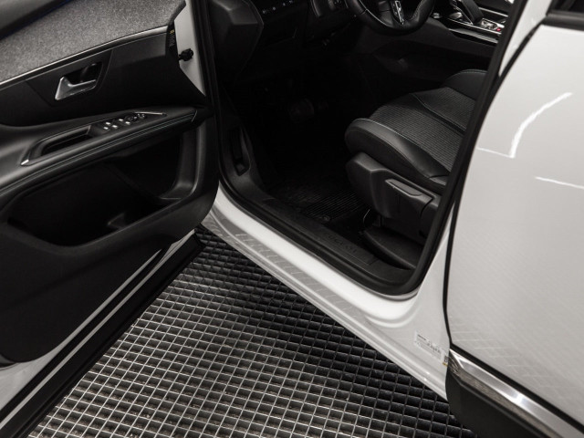 PEUGEOT 3008 Hybrid 225 eEAT8 Allure Pack